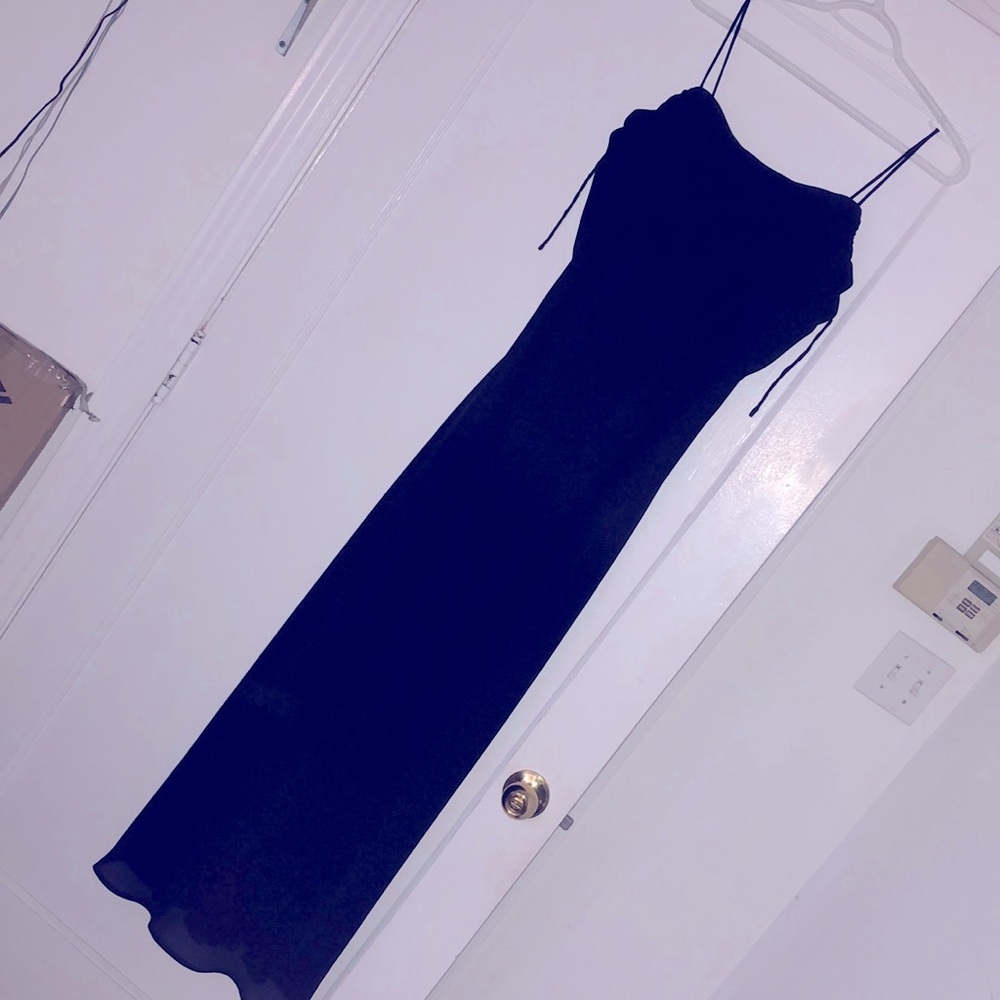 JESSICA (14) Elegant navy blue airy gown with lining & bow detail on the back